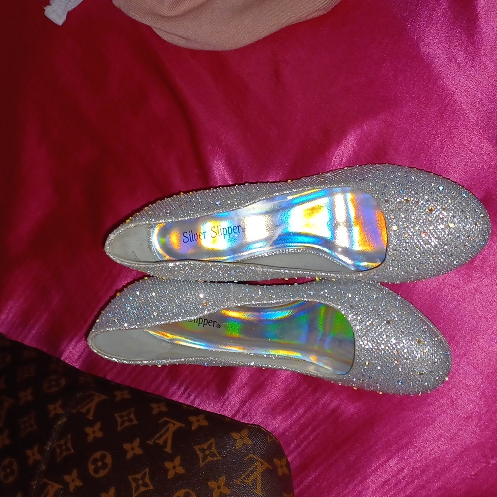Silver glitter pump heels